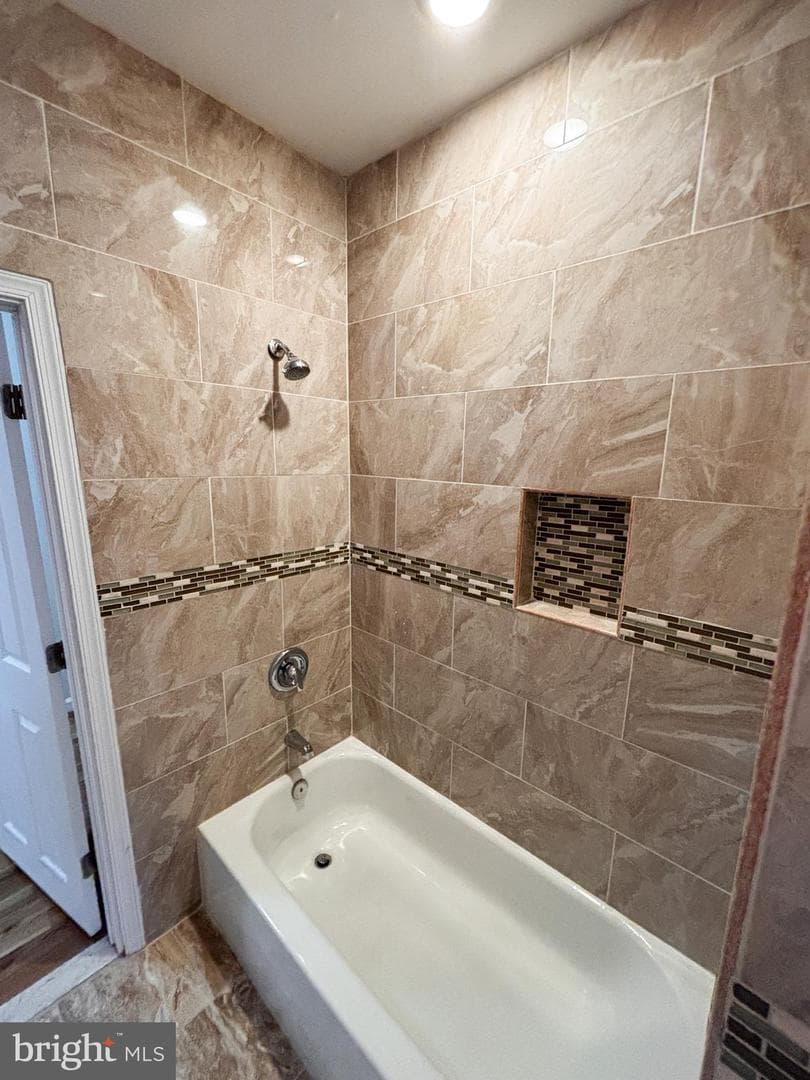 6723 N Carlisle Street photo 32