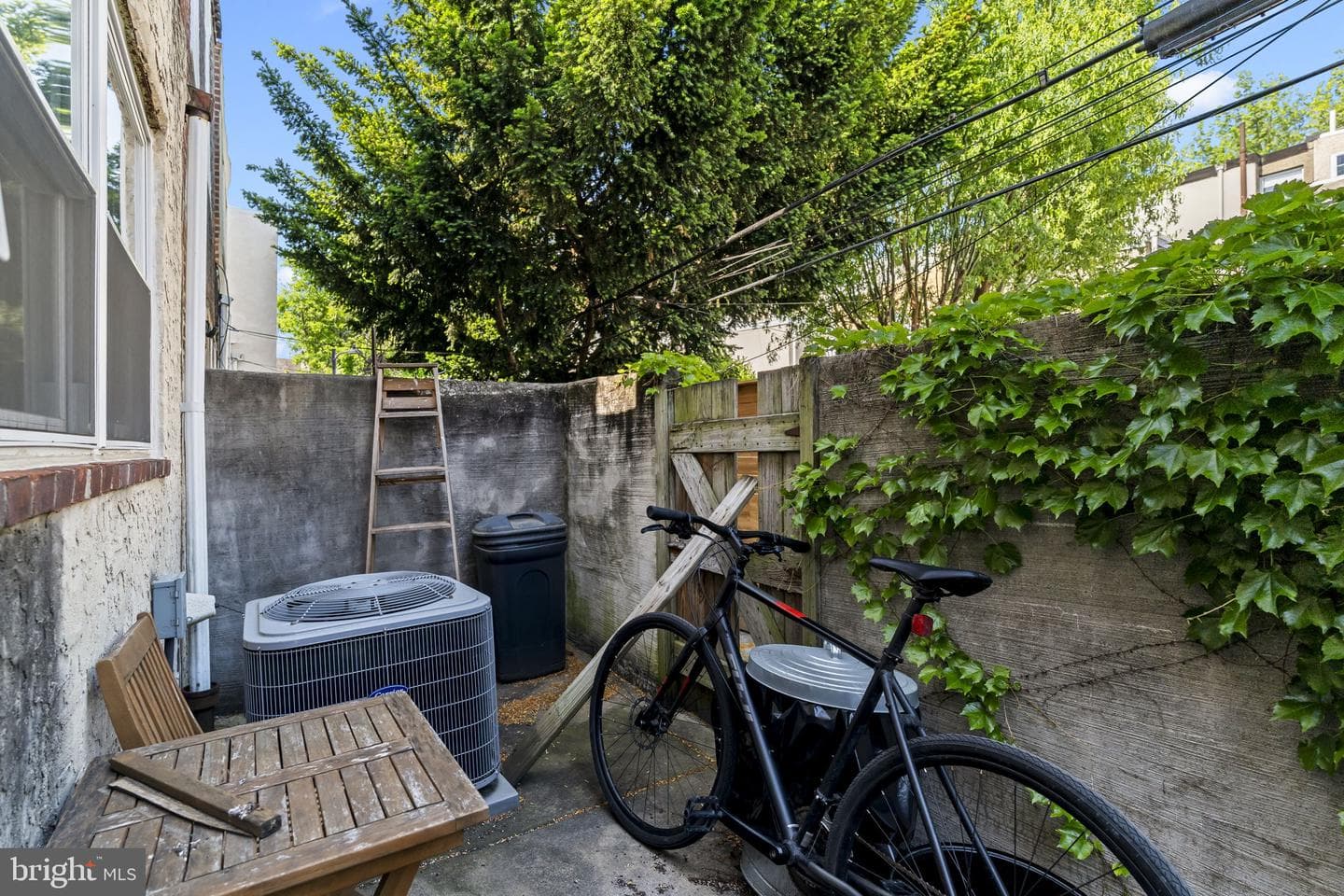 1524 S Iseminger Street photo 19