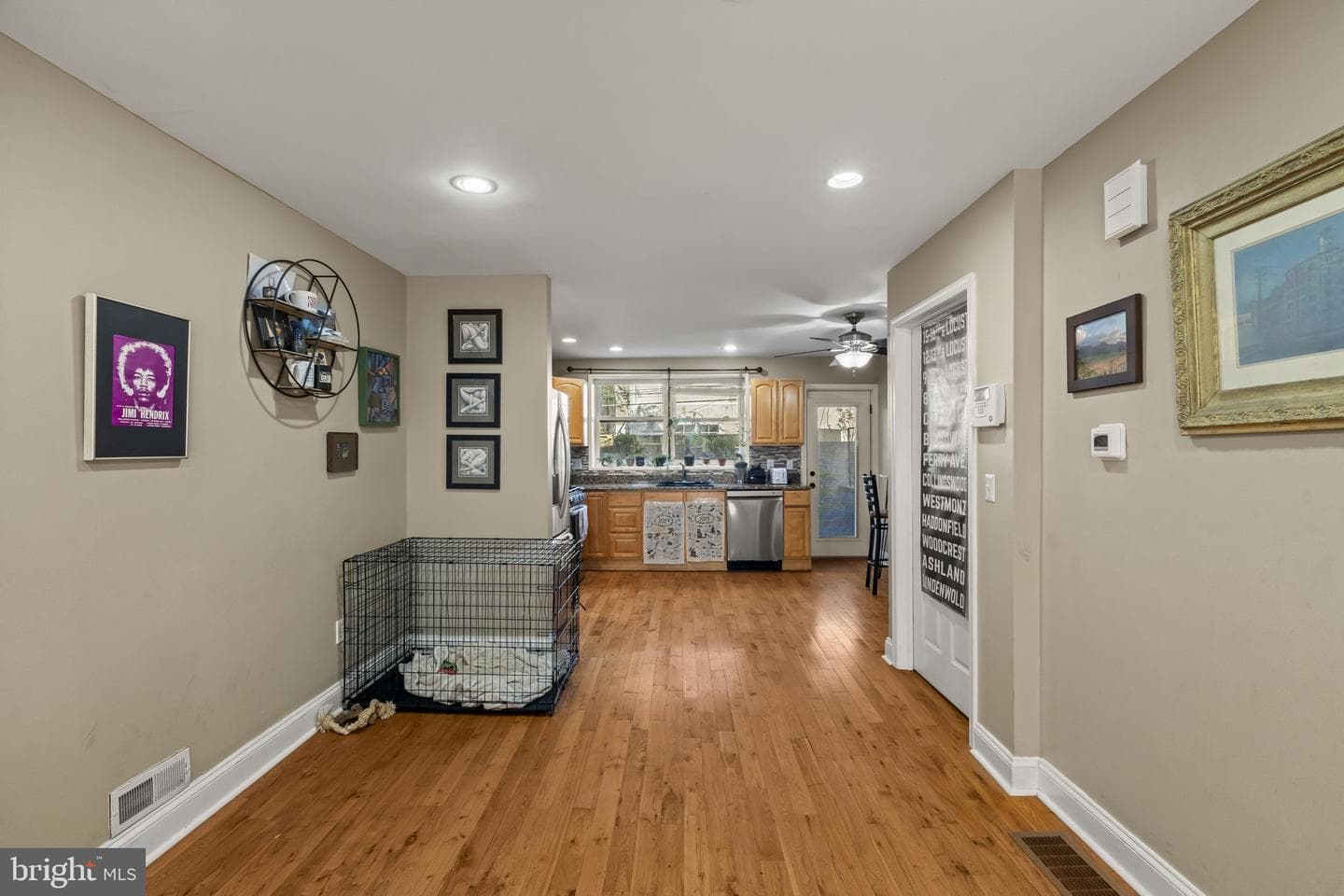 1524 S Iseminger Street photo 5