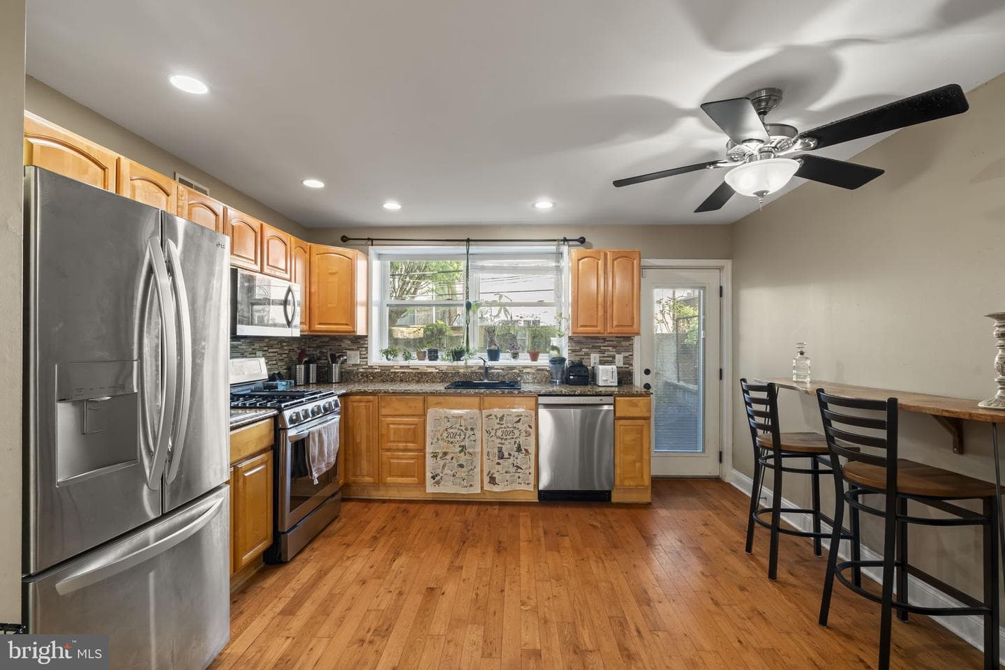 1524 S Iseminger Street photo 6