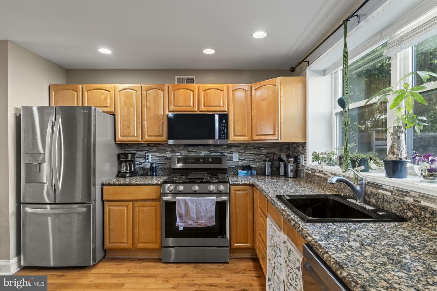 1524 S Iseminger Street photo 9