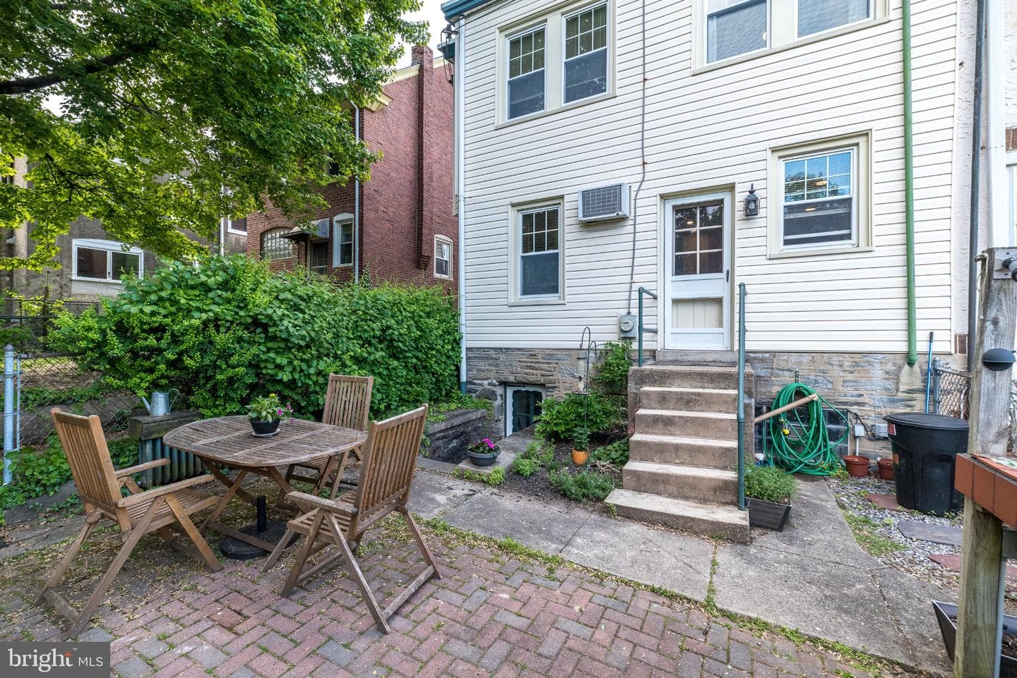649 Hermitage Street photo 36