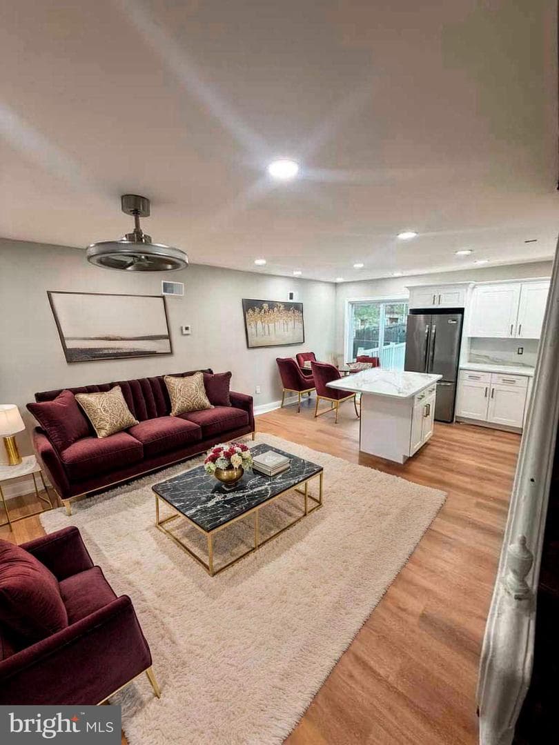 639 E Raymond Street, Philadelphia