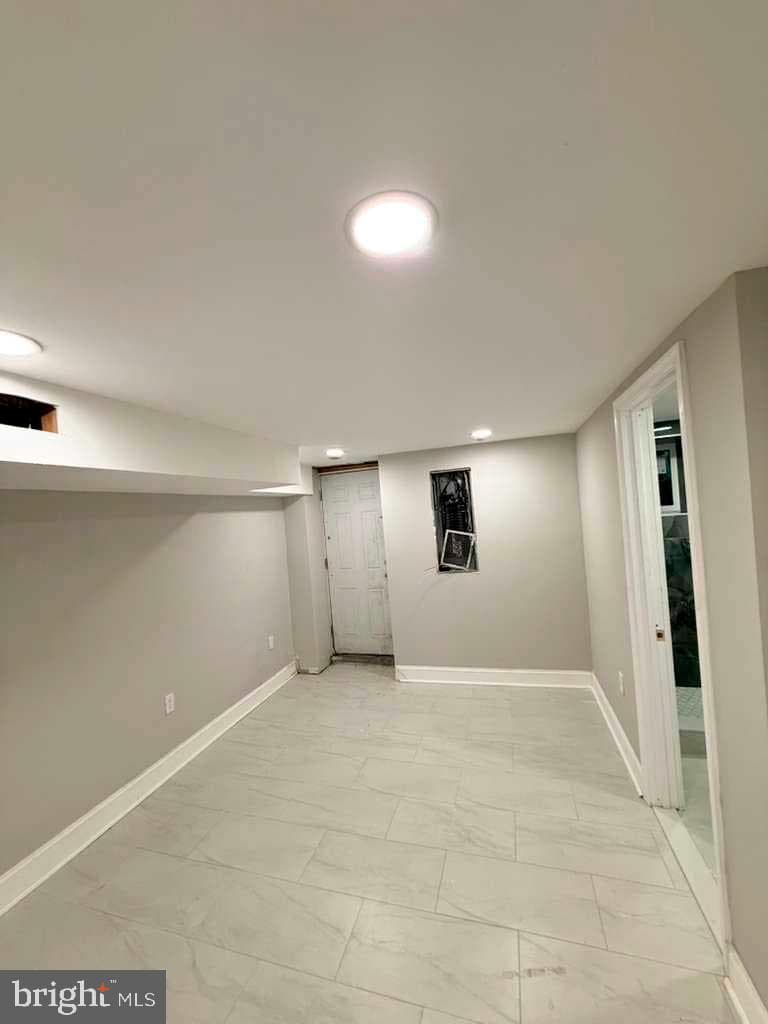 639 E Raymond Street photo 14