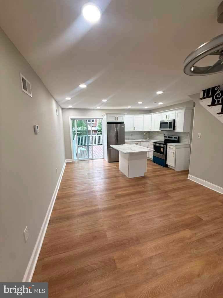 639 E Raymond Street photo 3