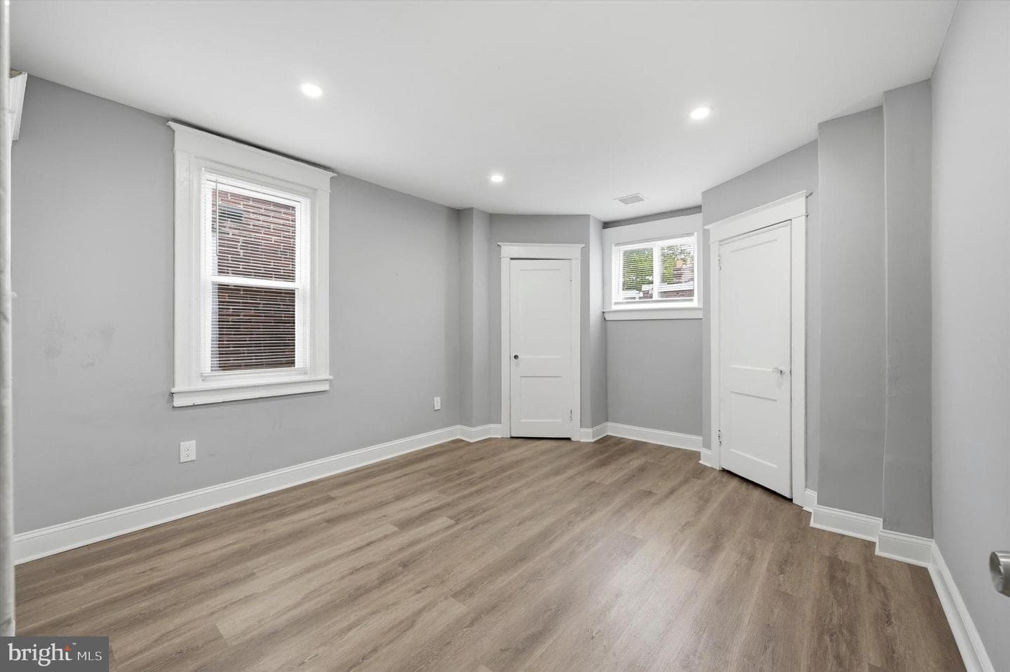 5657 Florence Avenue photo 13