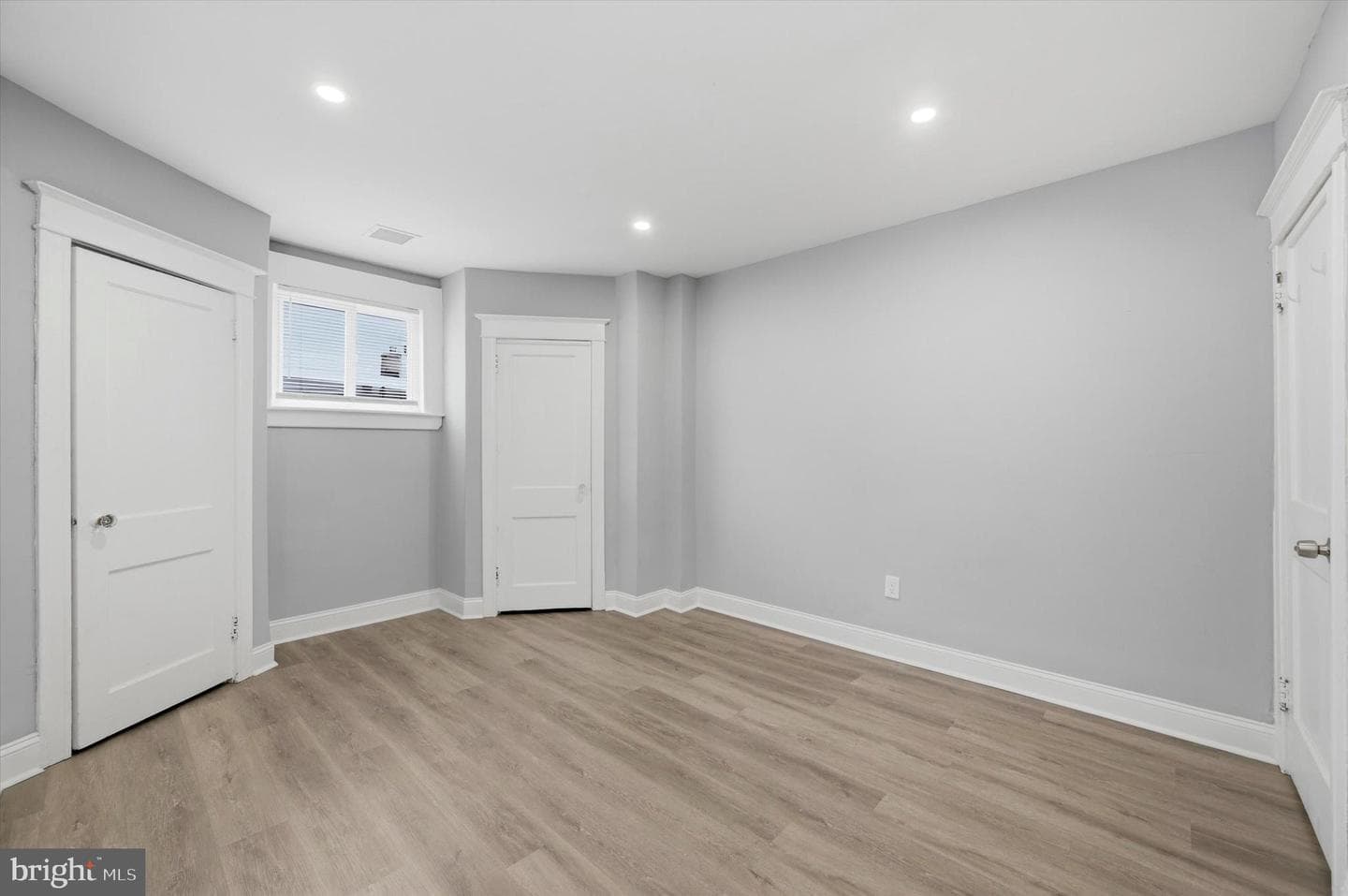 5657 Florence Avenue photo 14