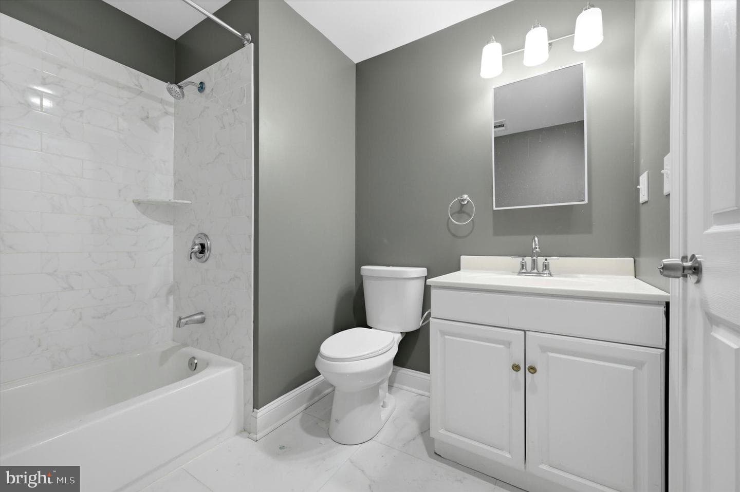 5657 Florence Avenue photo 17