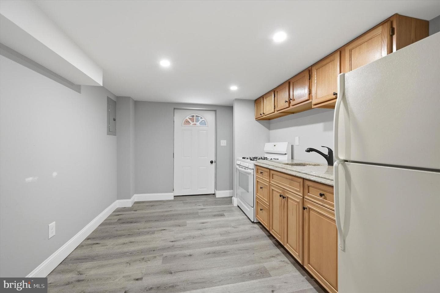 5657 Florence Avenue photo 21