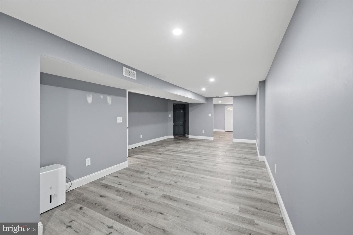 5657 Florence Avenue photo 23