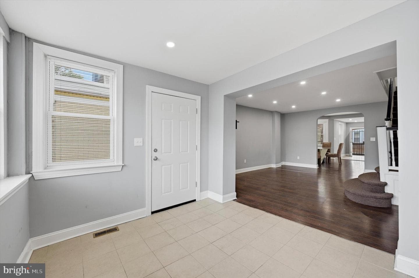 5657 Florence Avenue photo 5