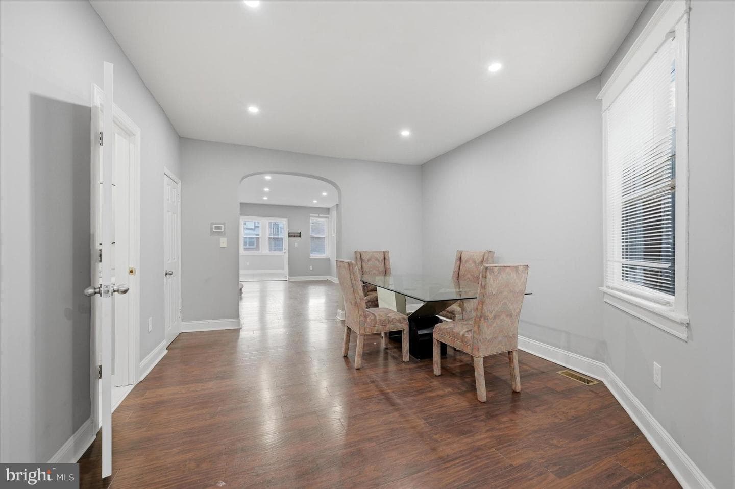 5657 Florence Avenue photo 7