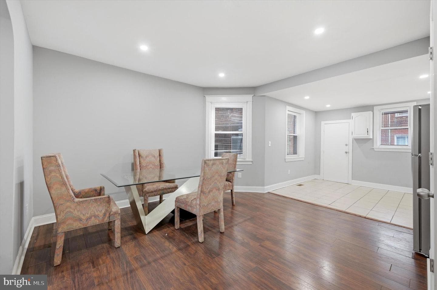 5657 Florence Avenue photo 8