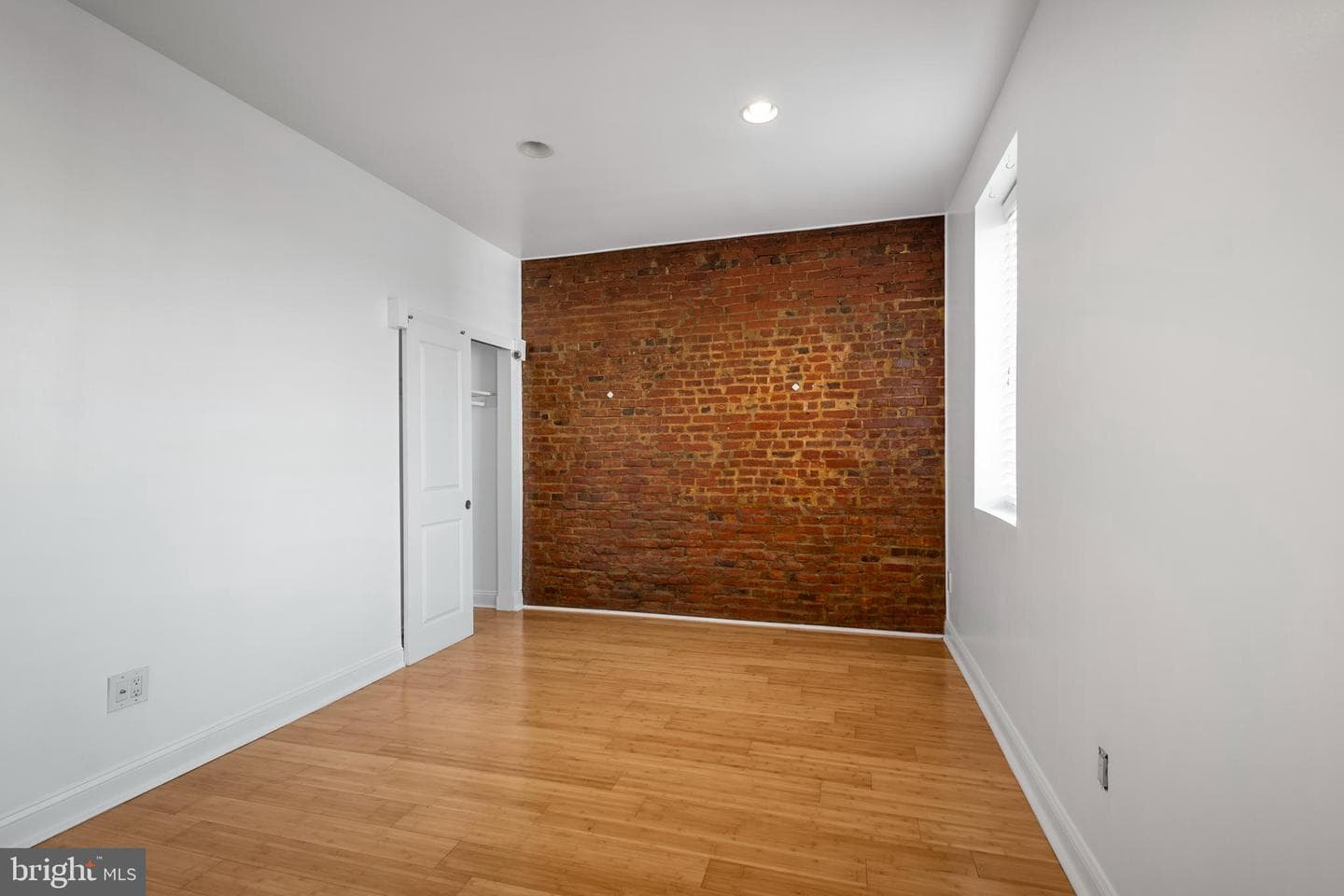 2539 Webb Street photo 20