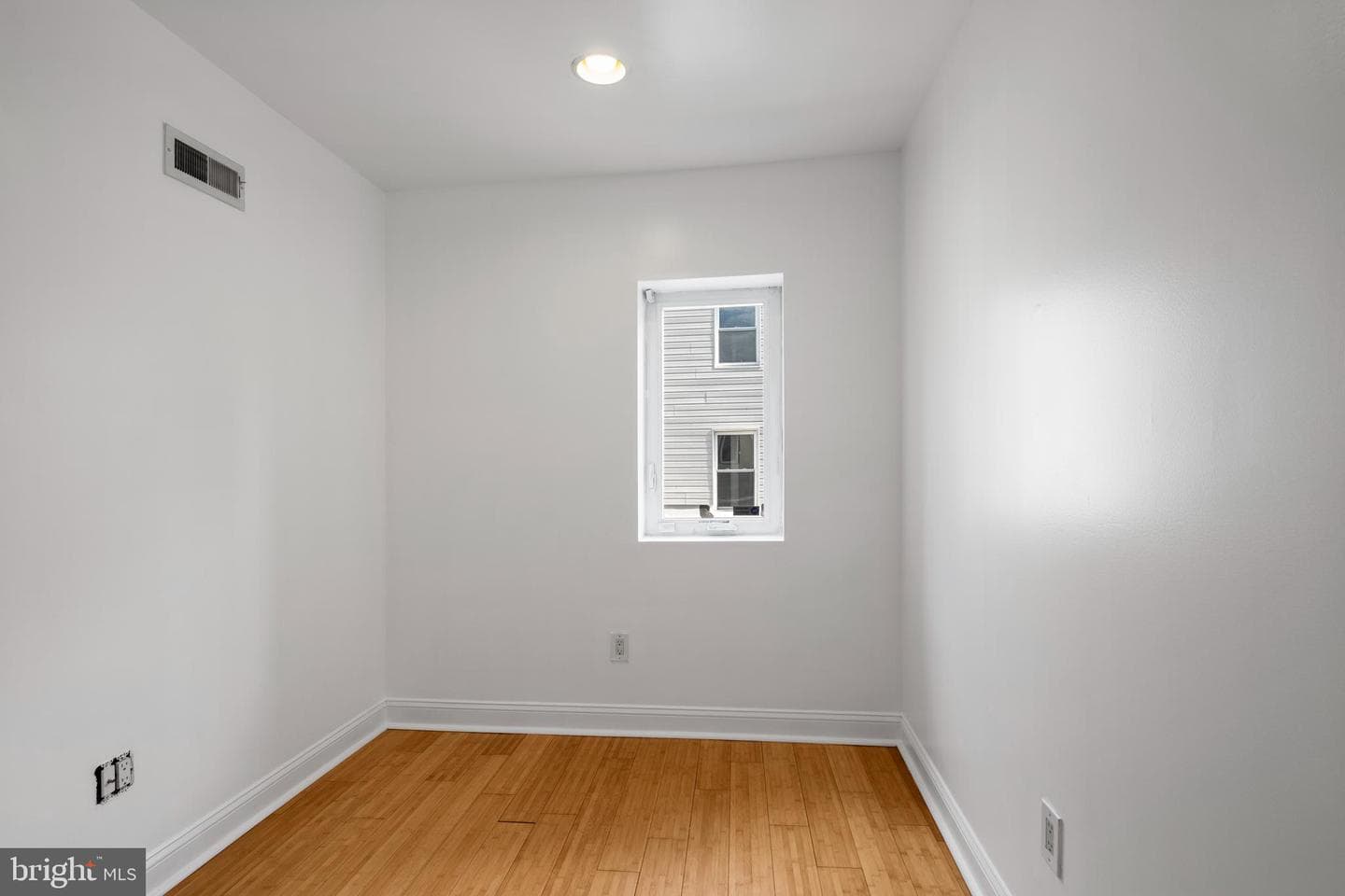 2539 Webb Street photo 21