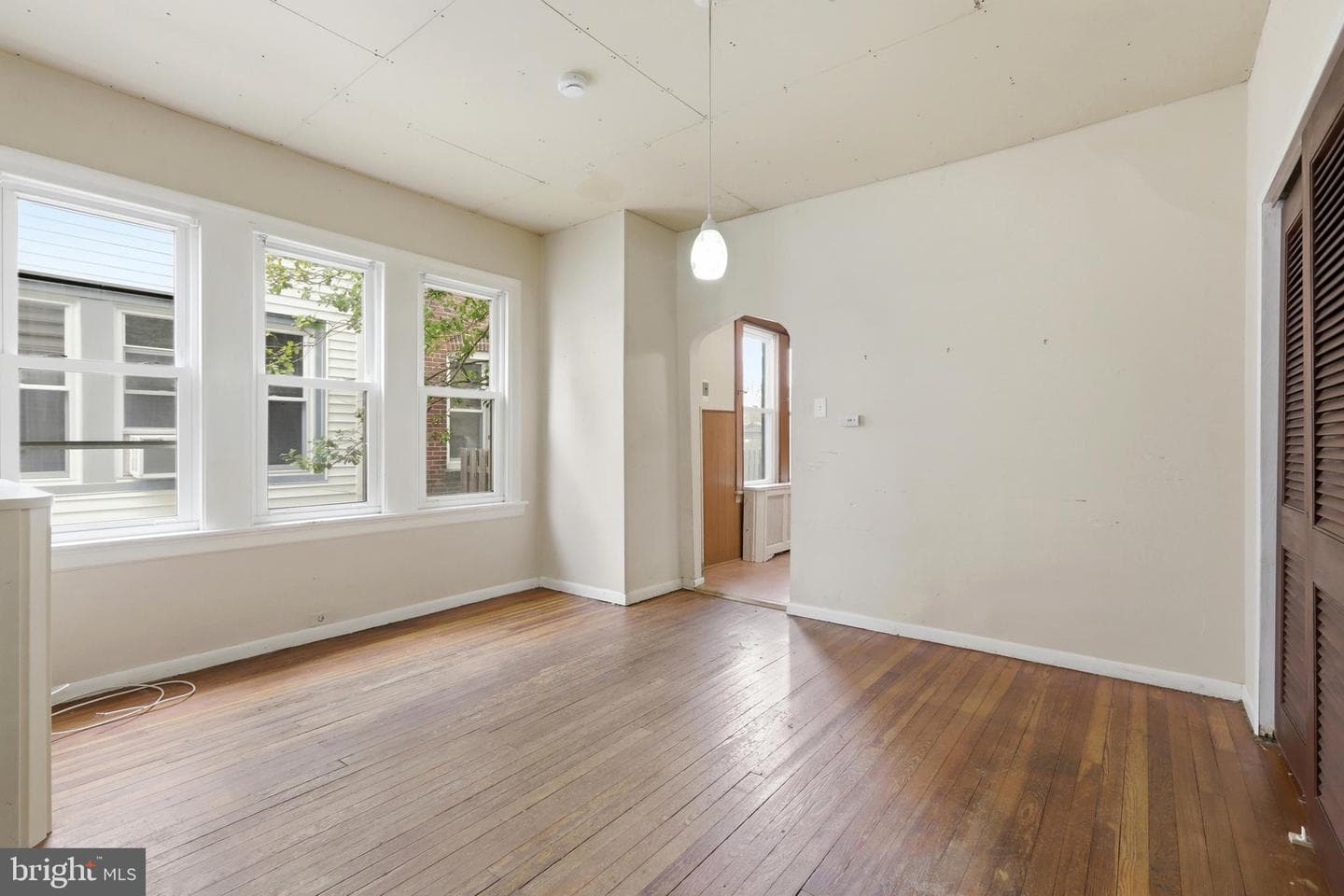 537 Robbins Street photo 12