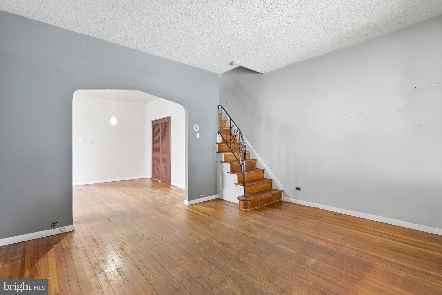 537 Robbins Street photo 7