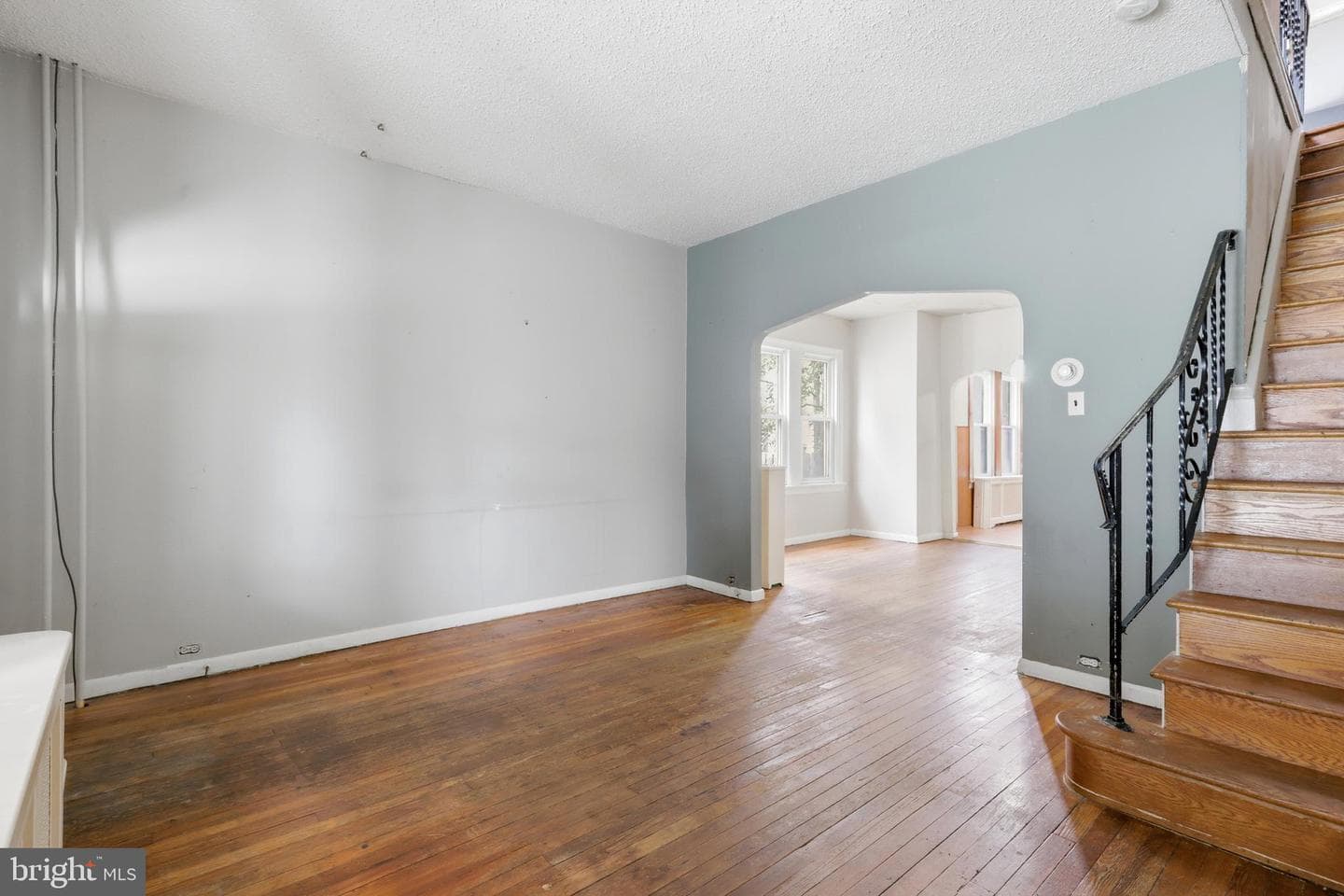 537 Robbins Street photo 9