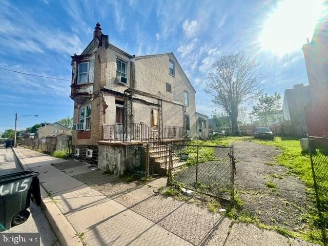 6115 N Norwood Street photo 3