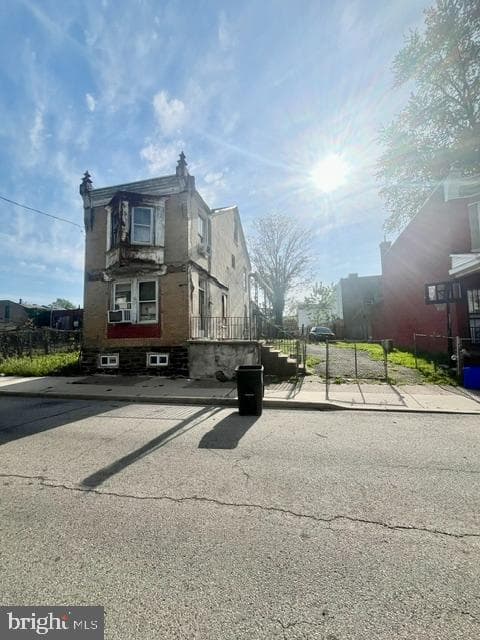6115 N Norwood Street photo 4