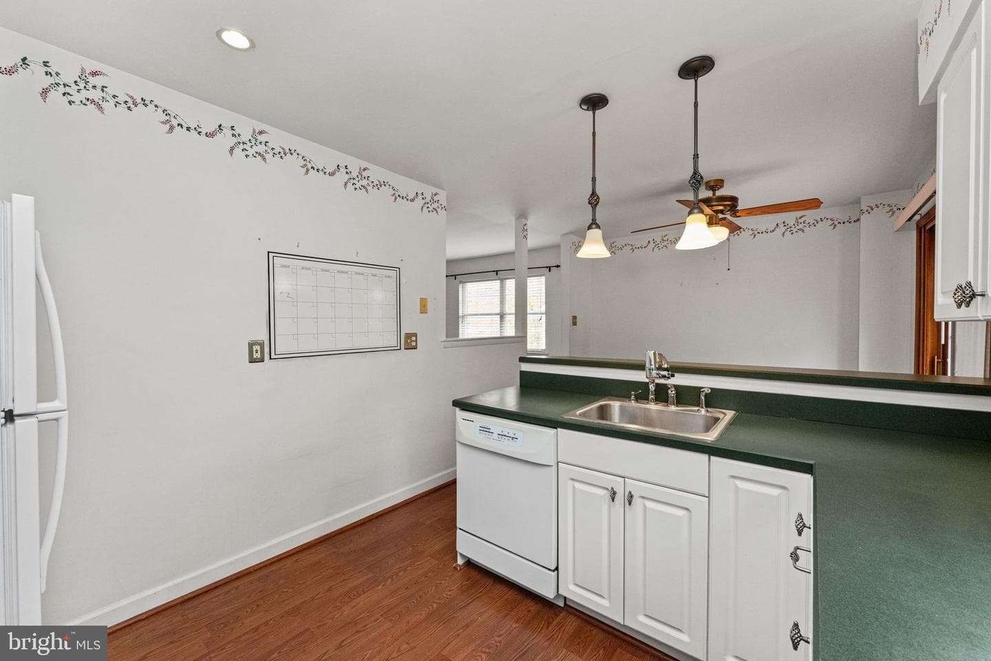 335 Leroy Street photo 13