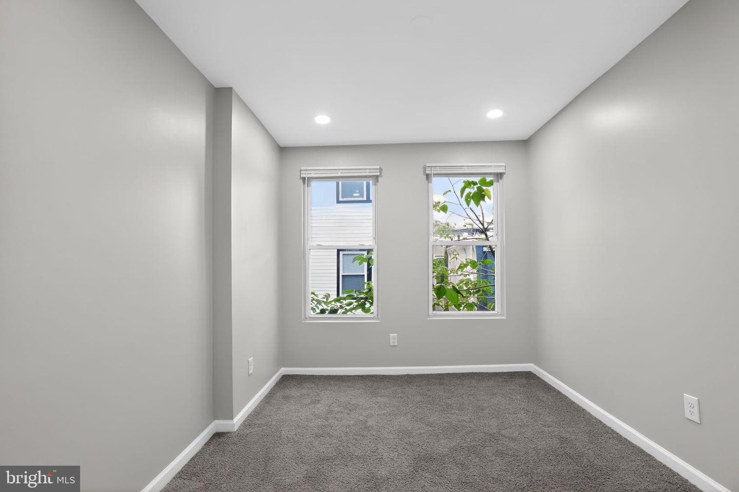1346 N Dover Street photo 24