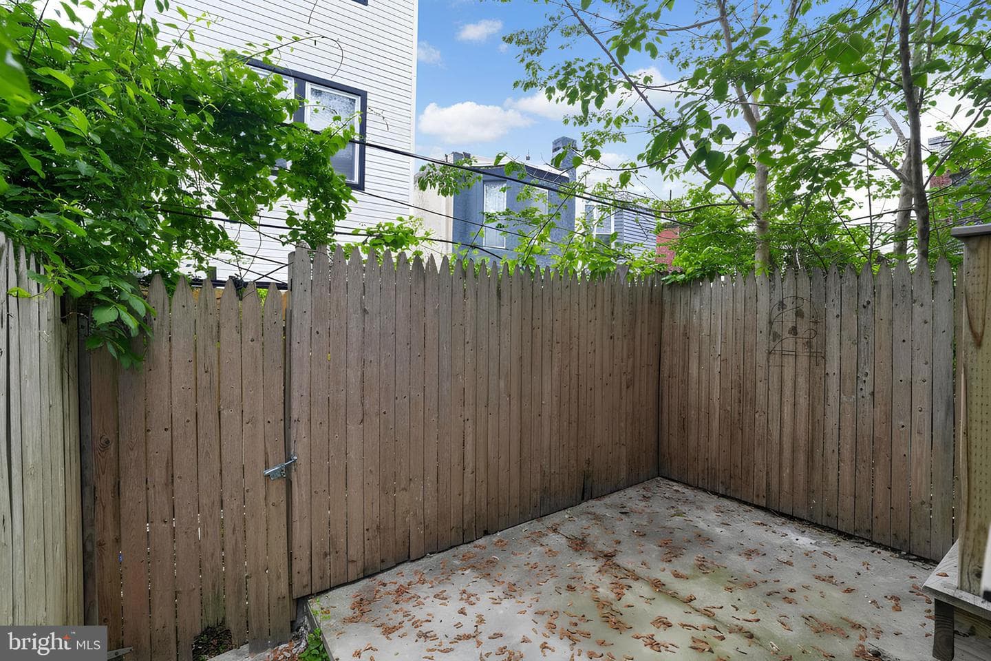 1346 N Dover Street photo 34