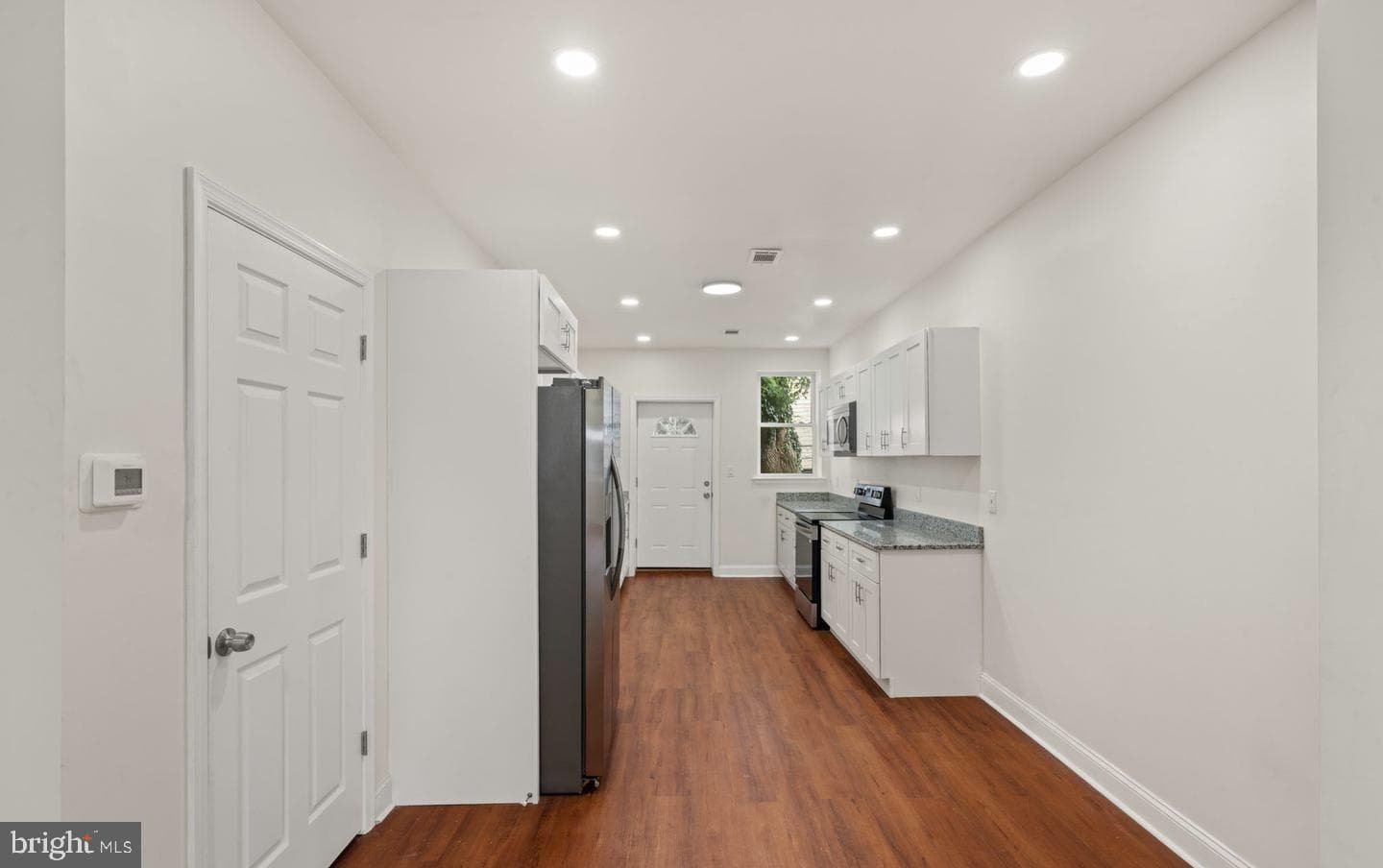 4847 Fairmount Avenue photo 8