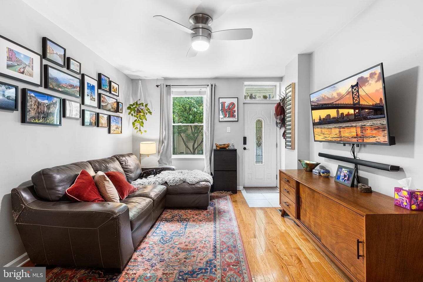 2625 Sepviva Street photo 1