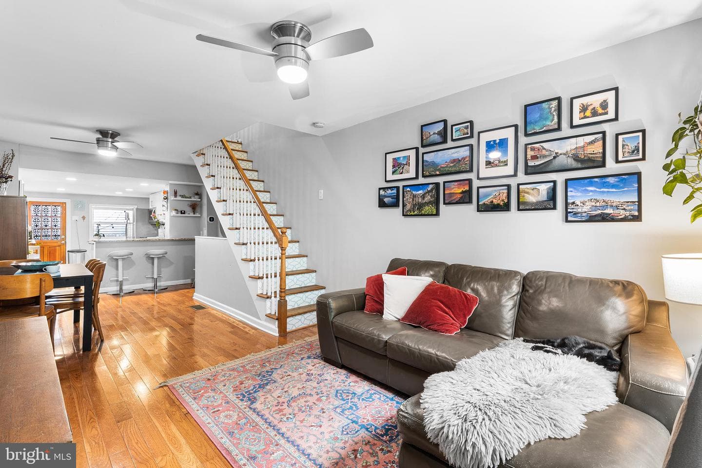 2625 Sepviva Street photo 2