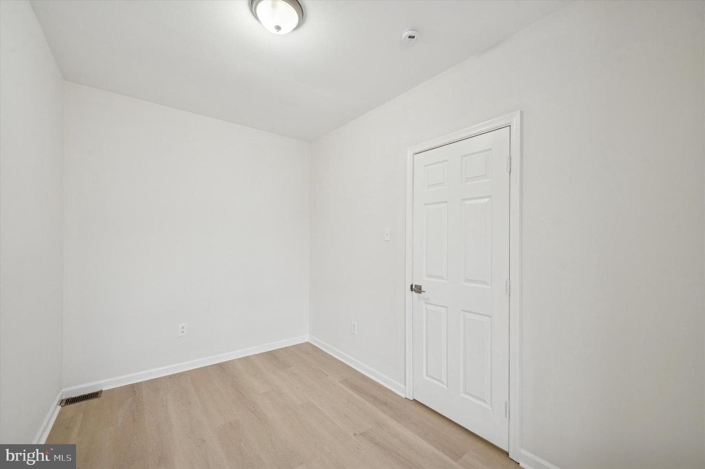 2457 N Patton Street photo 15