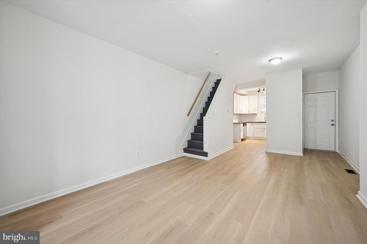 2457 N Patton Street photo 6