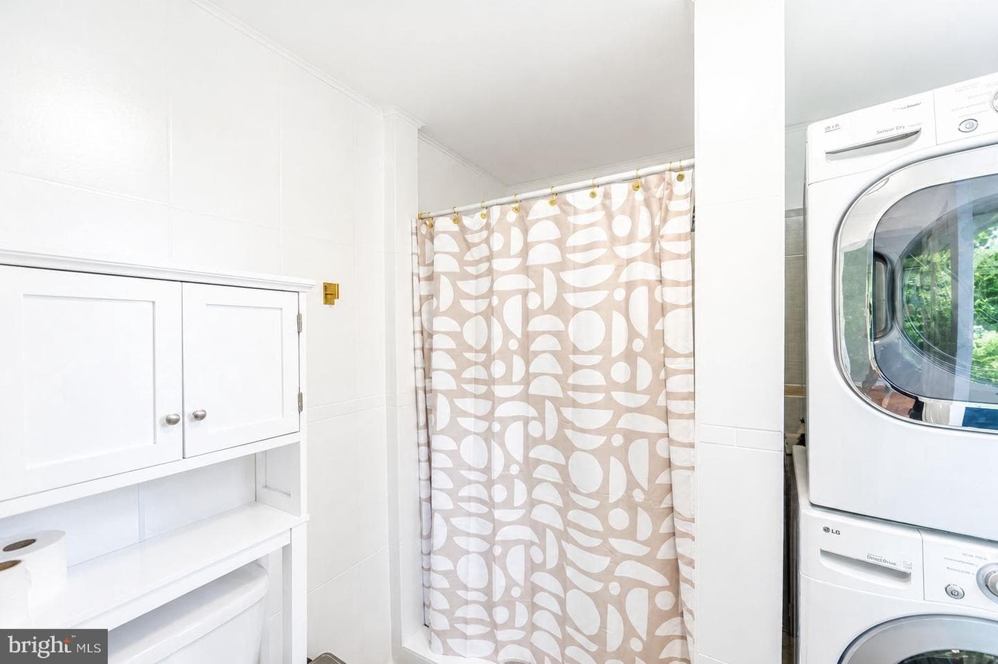 566 Martin Street photo 14
