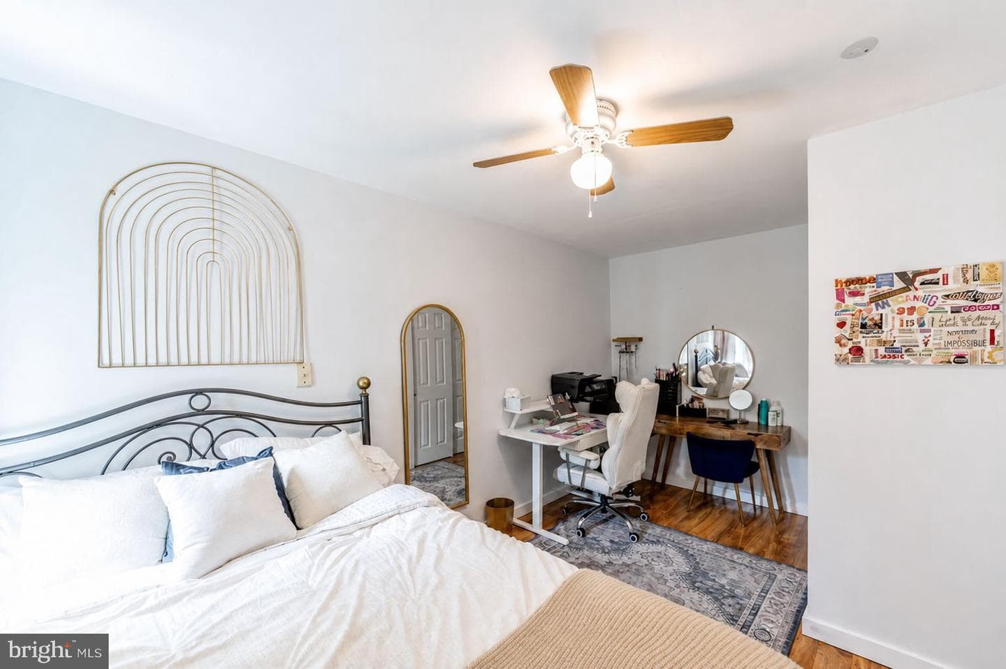 566 Martin Street photo 21