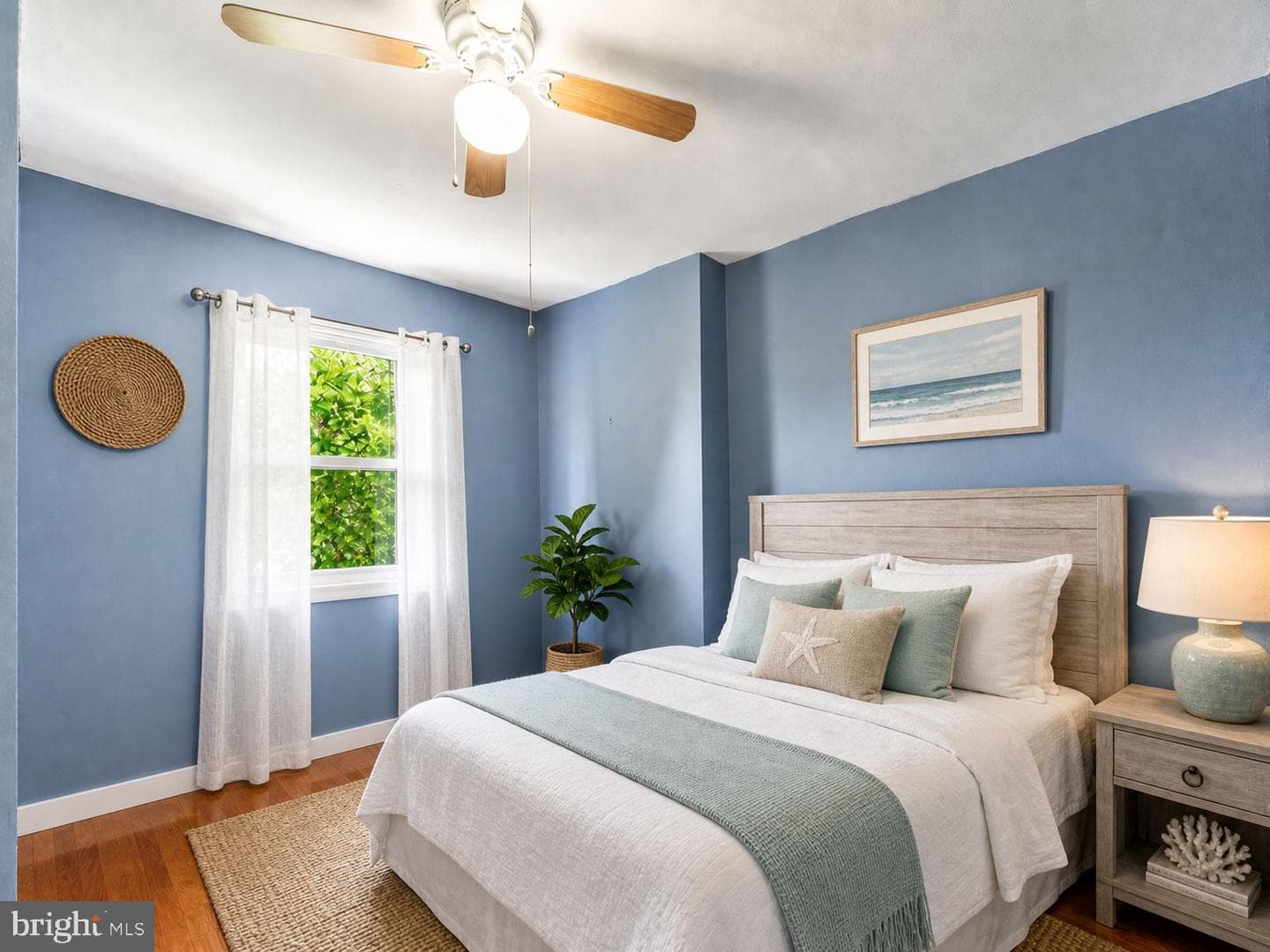 566 Martin Street photo 26