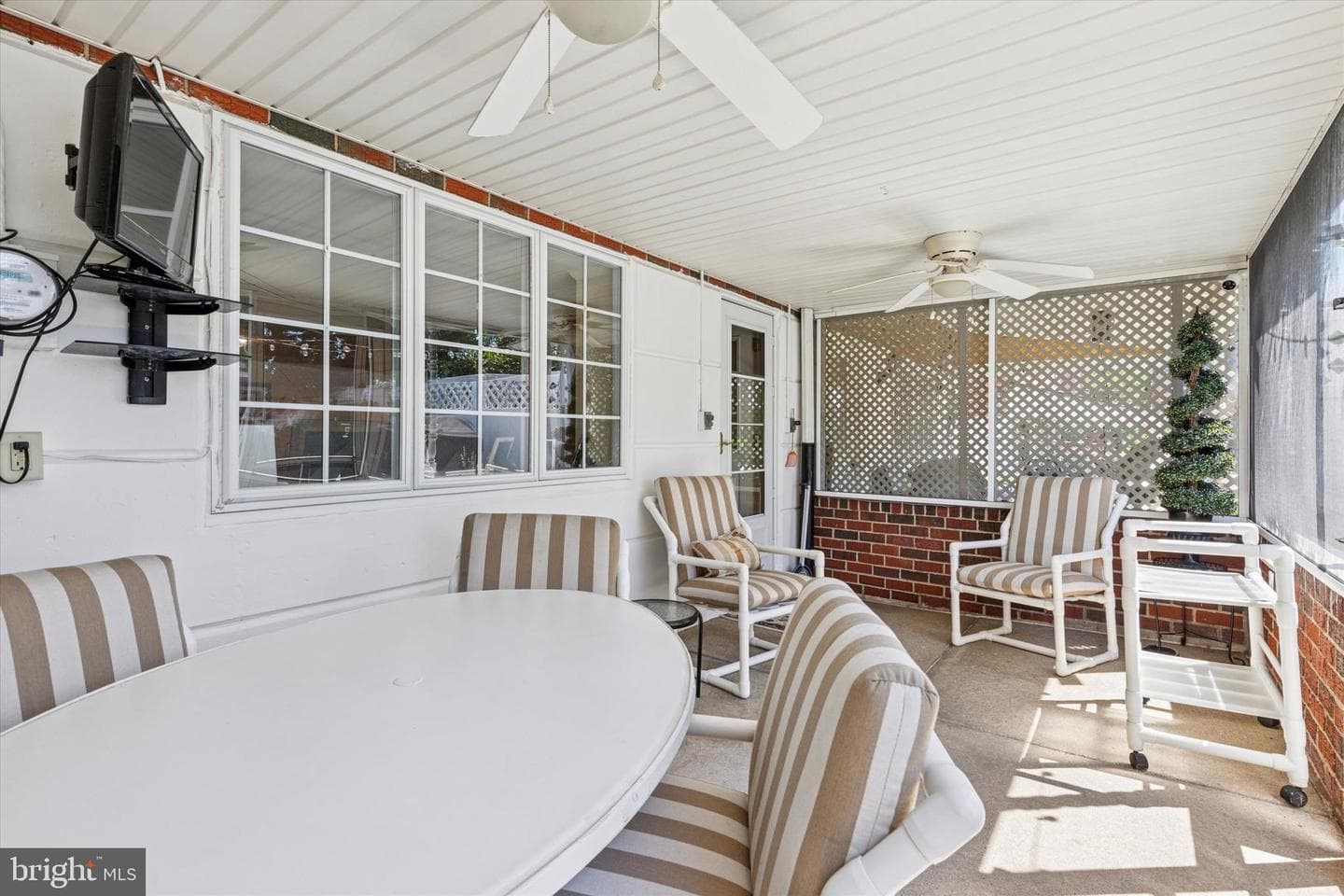 7406 Hill Road photo 21