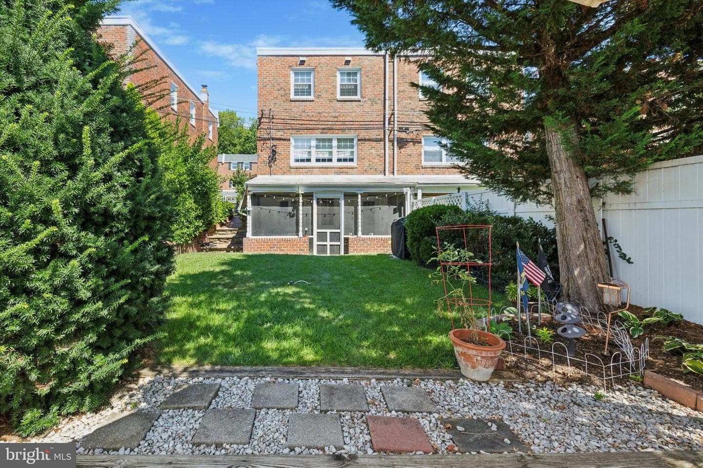 7406 Hill Road photo 24