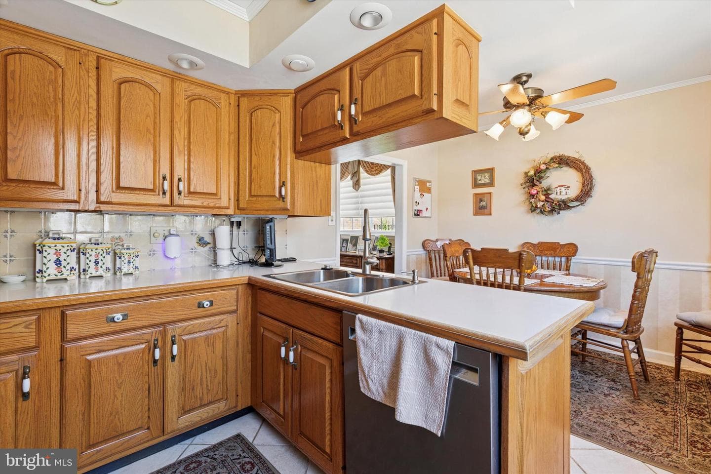 7406 Hill Road photo 6