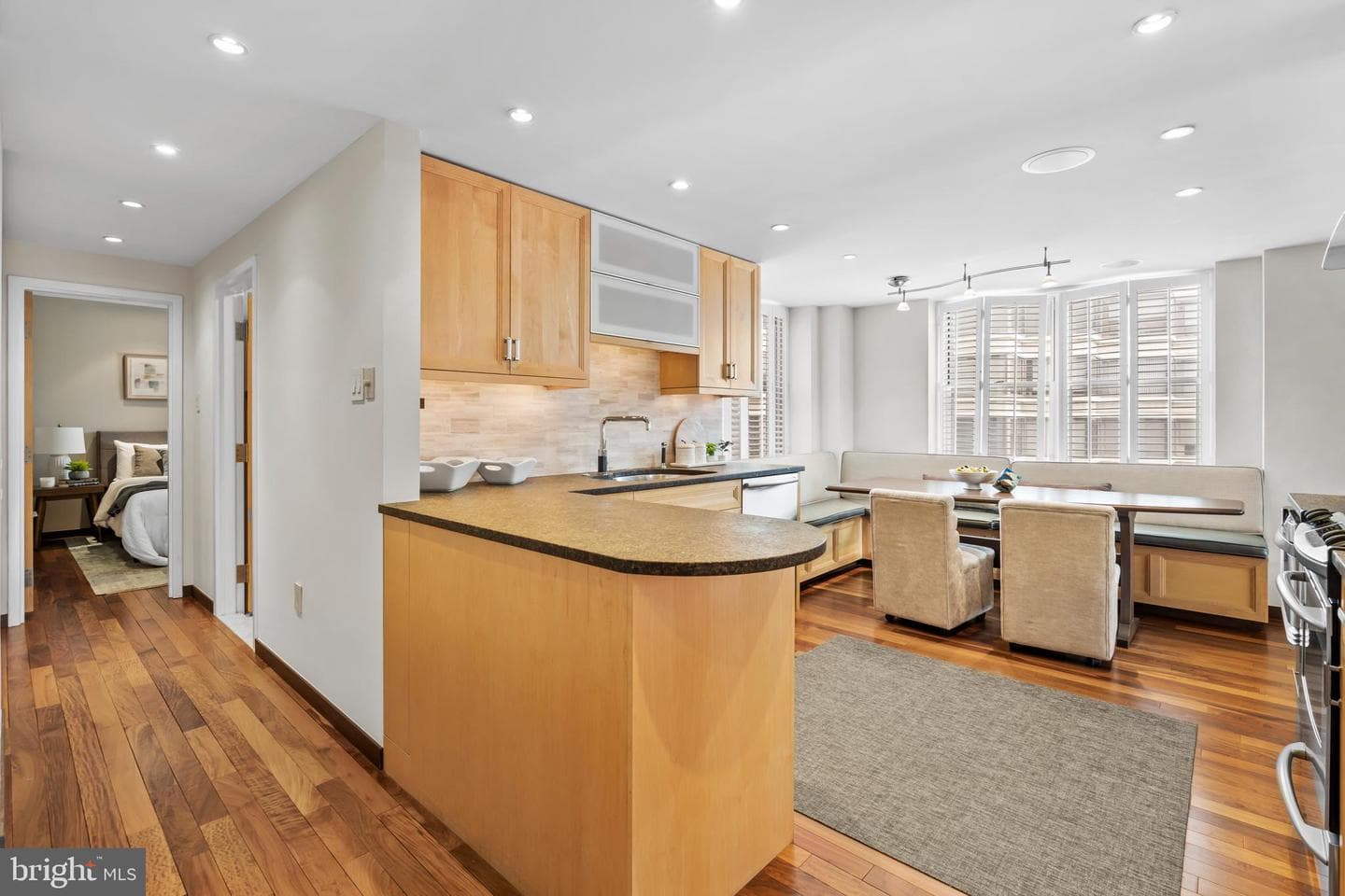 220 W Rittenhouse Sq # 18A photo 8