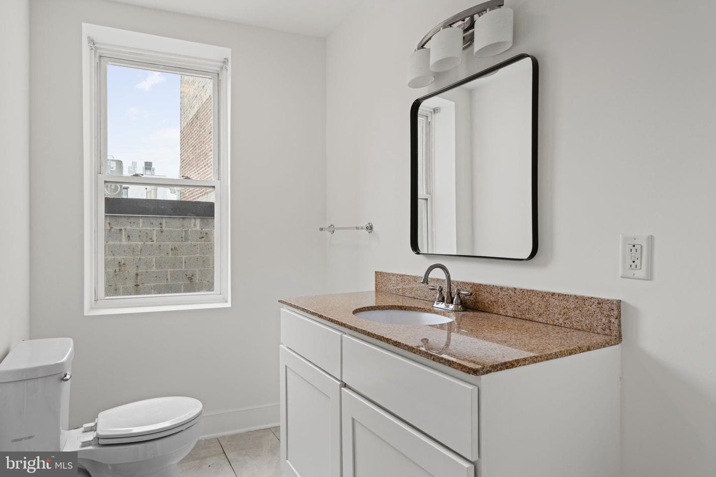 1834 Sepviva Street photo 10