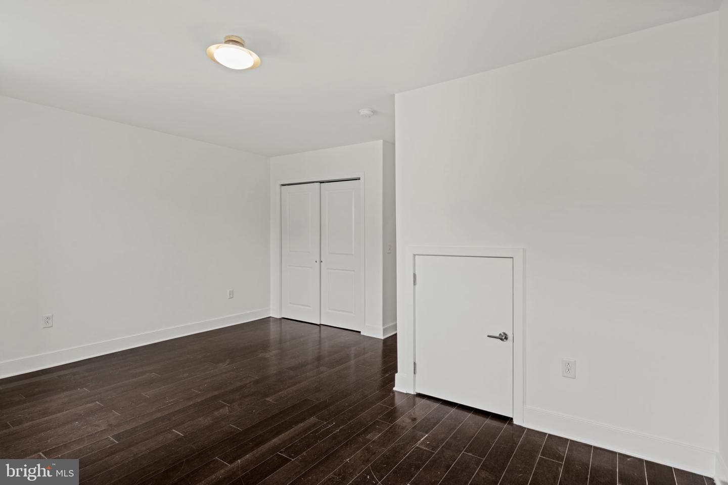 1834 Sepviva Street photo 17