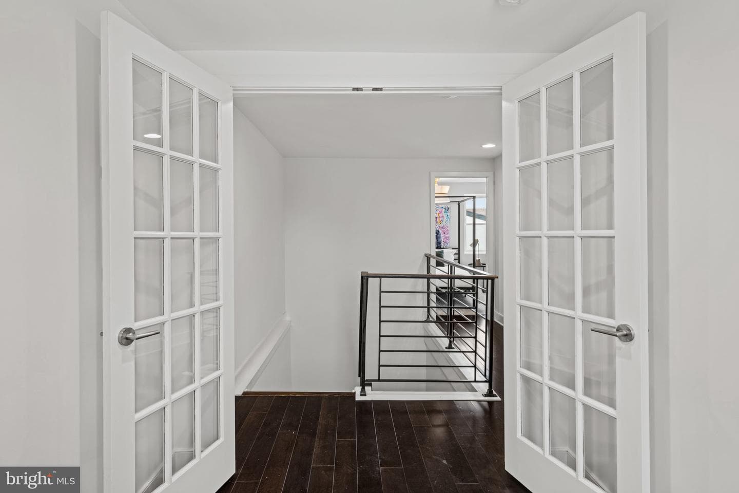 1834 Sepviva Street photo 28