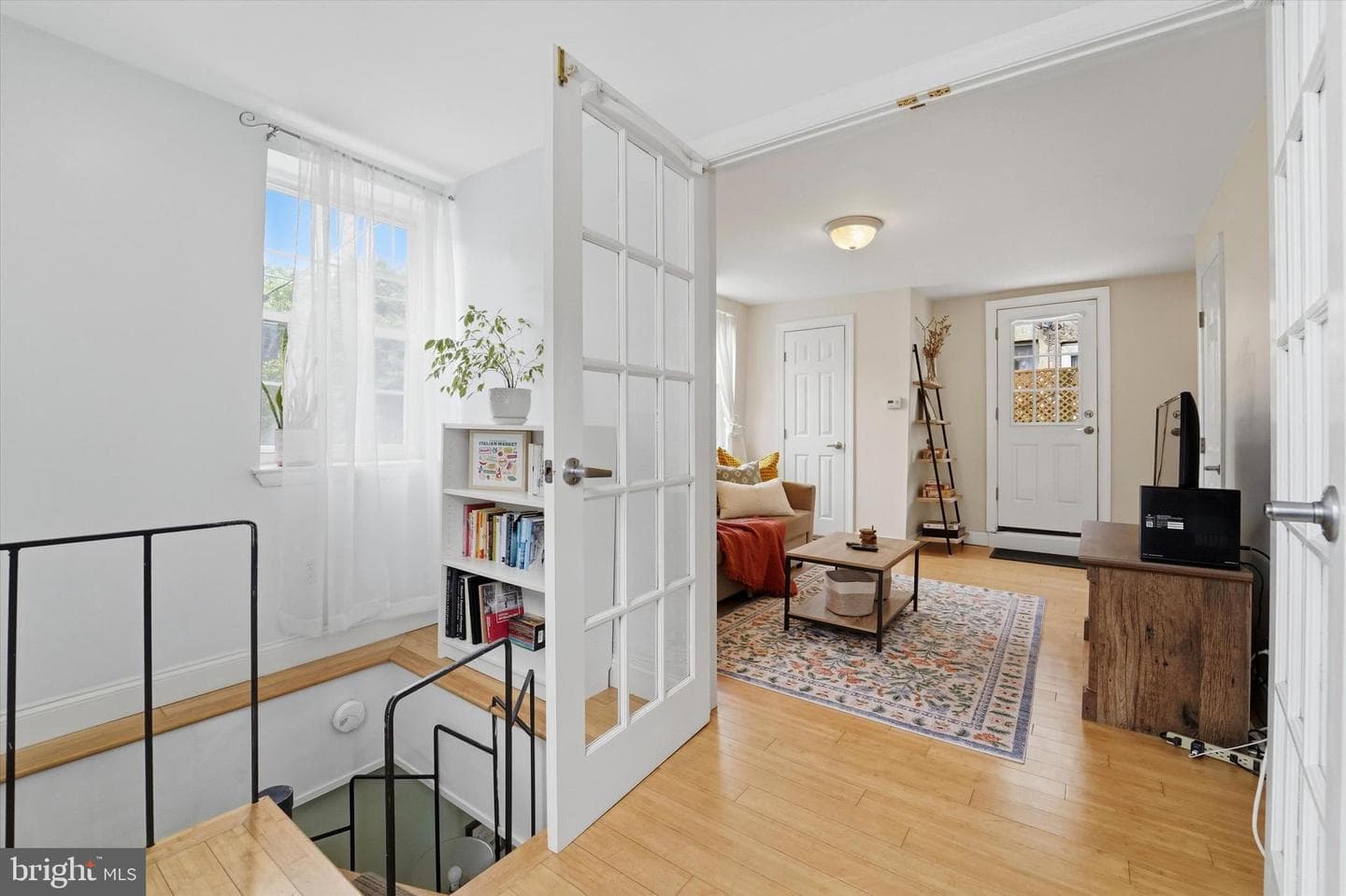 941 Montrose Street photo 14