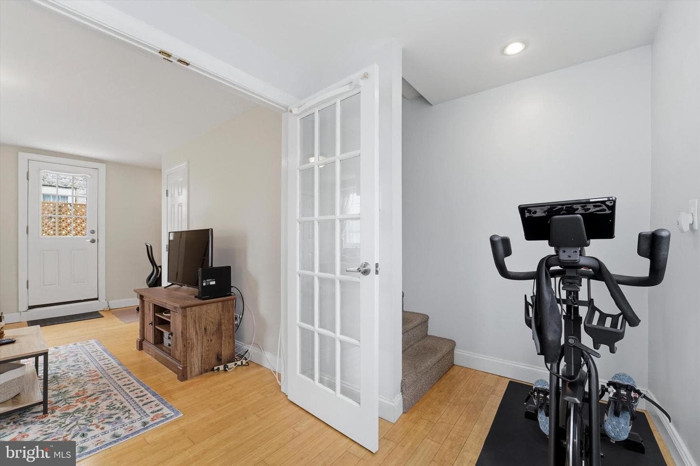 941 Montrose Street photo 22