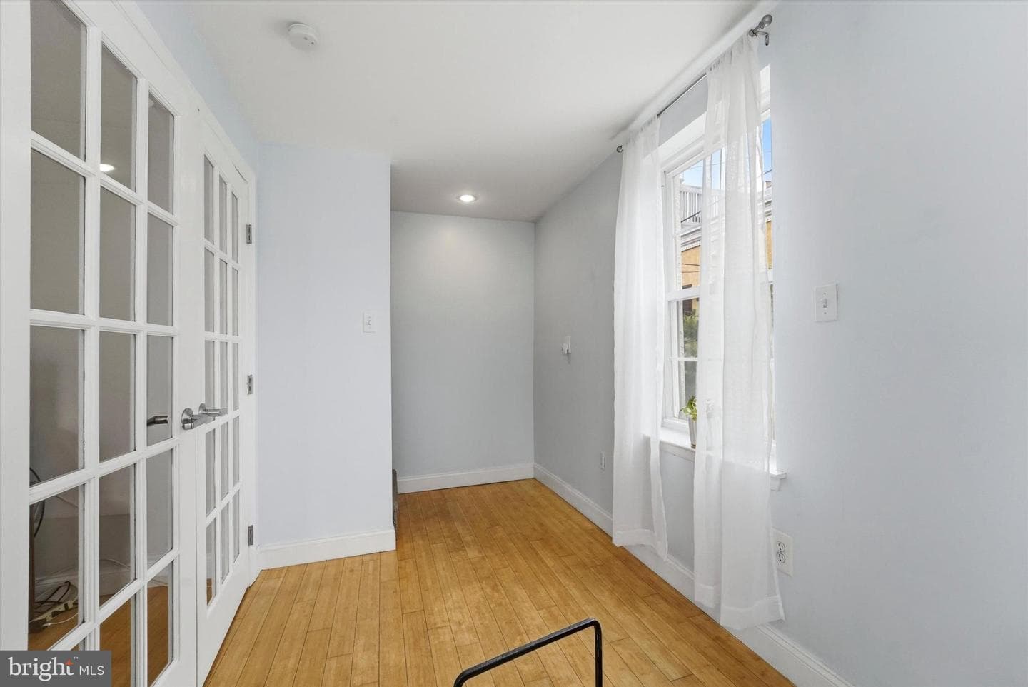 941 Montrose Street photo 23