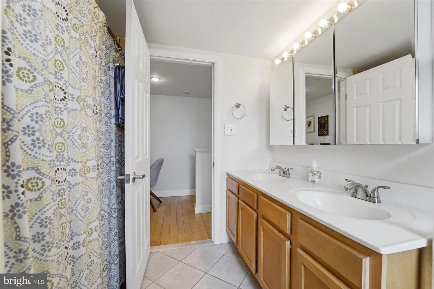 941 Montrose Street photo 30