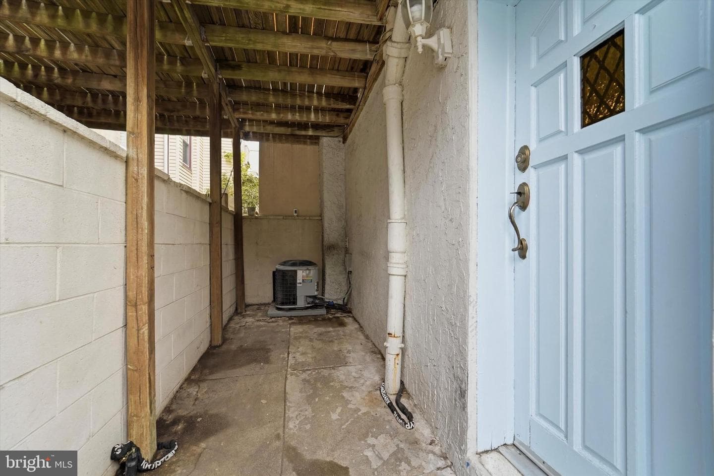 941 Montrose Street photo 31