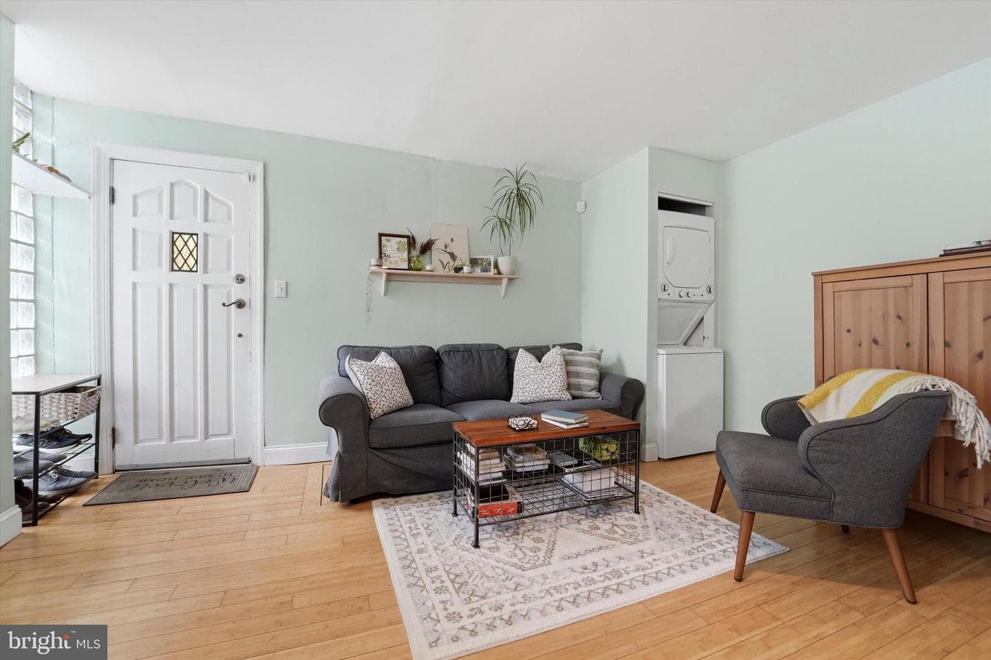 941 Montrose Street photo 6
