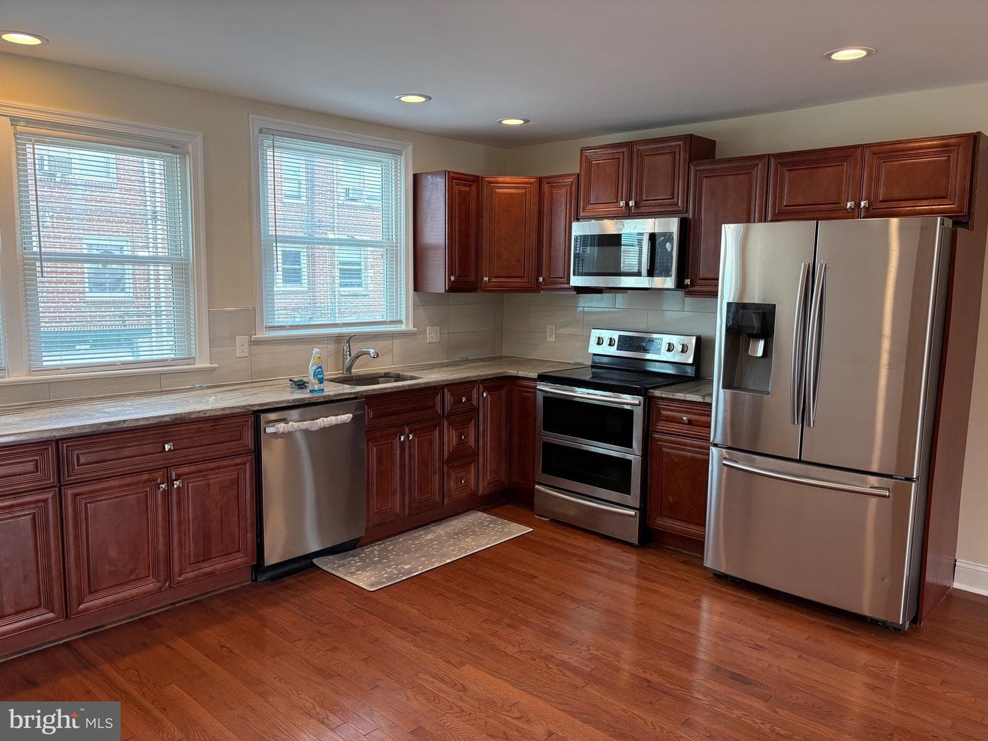 7151 Akron Street photo 5