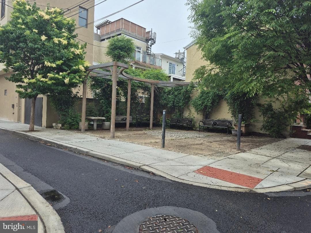 116 Titan Street photo 25
